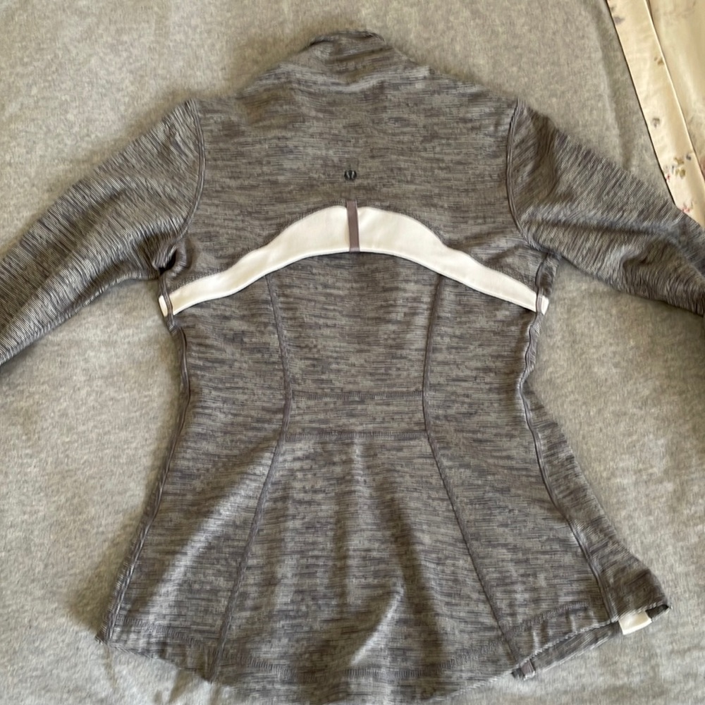 Lululemon Jacket - Picture 7 of 9